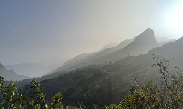Stunning Sunset Ushers in Breezy-But-Beautiful Week in South Florida, Rip Current Risk Remains