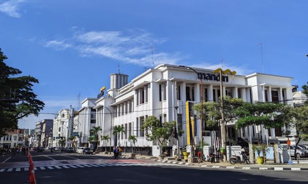 Boca Raton's Pink Plaza: Hotel Redevelopment