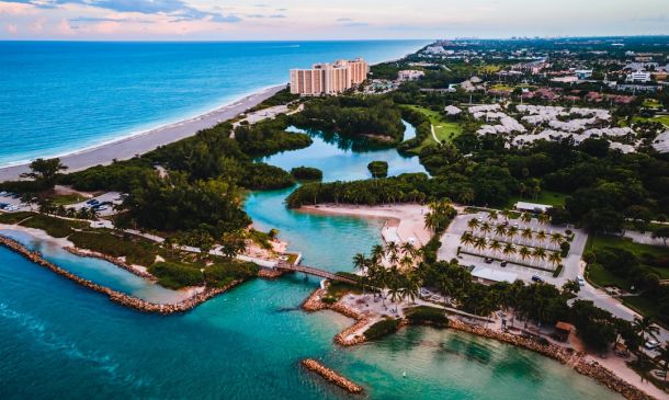 Boca Raton: City Within a Park