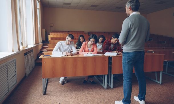 CRITICAL CRASH IN DELRAY BEACH, CHILDREN AND ADULTS