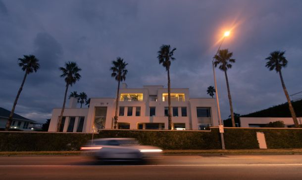 Boca Raton's $20M Luxury Rental: Inside & Out