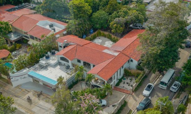 Boca Raton's $20M Mansion: A Luxurious Escape