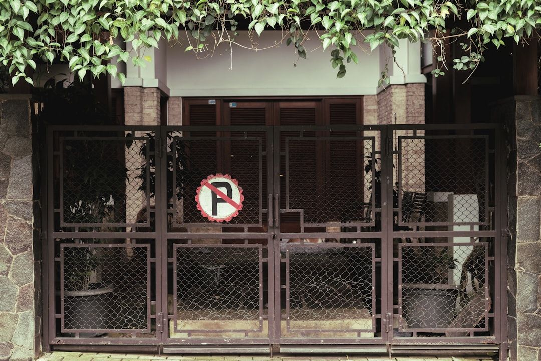 Ex-Security Guard at Boca Raton Private School Charged With Battery