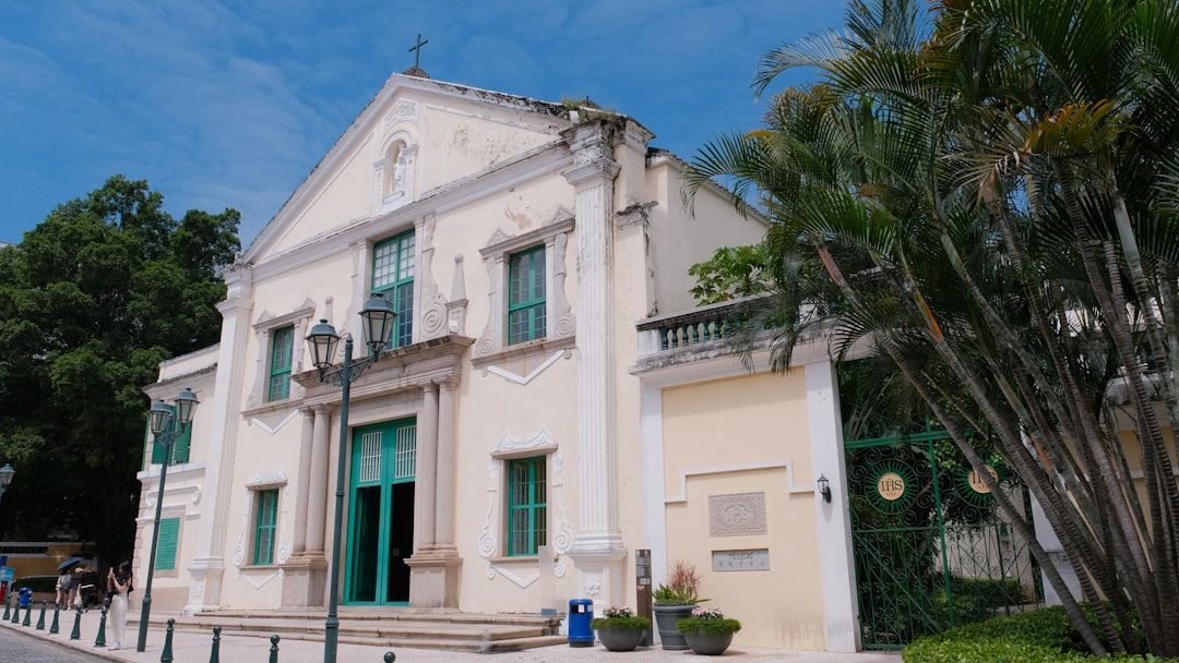 Boca Raton's $20M Mansion Rental: A Glimpse Inside