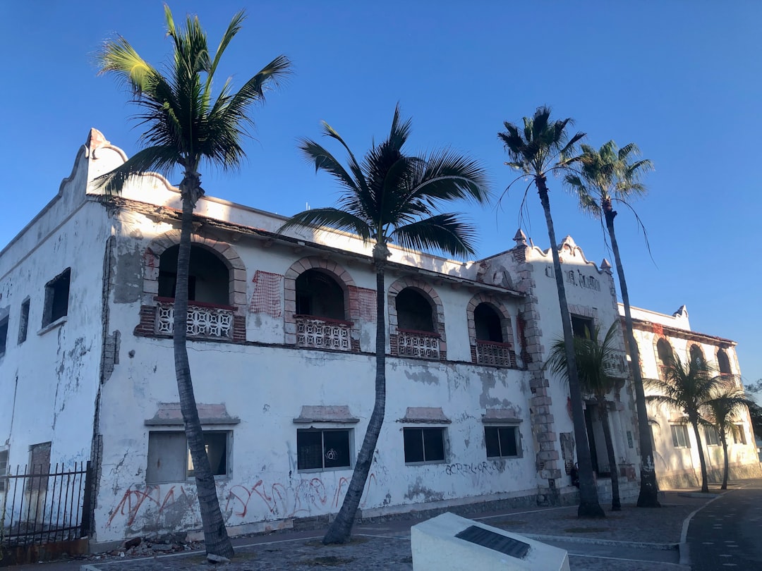 Boca Raton's $20M Estate: A Luxurious Look Inside