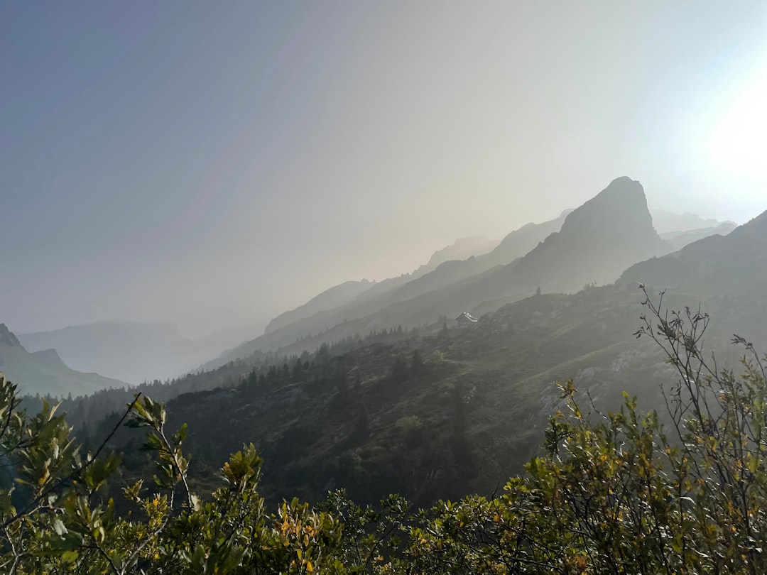 Stunning Sunset Ushers in Breezy-But-Beautiful Week in South Florida, Rip Current Risk Remains 2 Stunning Sunset Ushers in Breezy-But-Beautiful Week in South Florida, Rip Current Risk Remains