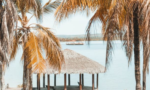 Kelce's Boca Raton Luxury Rental Revealed? 5 Boca Bash 2025: Lakeside Fun & Festivities