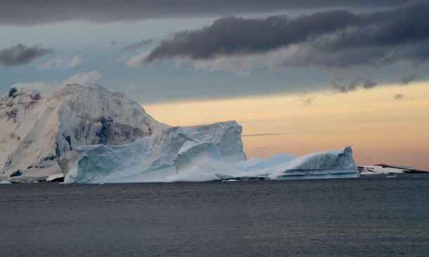 BIZARRE BOCA: Construction Worker Holds Knife To Man’s Throat, Says Just Kidding