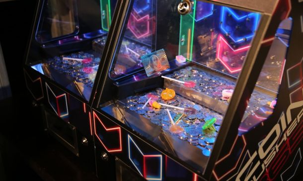 FHP HOLDS SUSPECT AT GUNPOINT IN BOCA RATON 4 ManCave Barber Shop Sues Another Former Haircutter