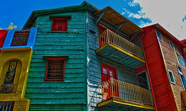 Boca Raton Woman Injured By Bagel, Sues Restaurant And Country Club