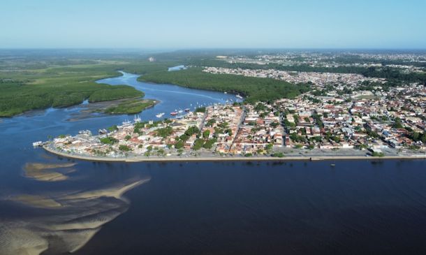 Boca Raton's Growth: A Community Divided