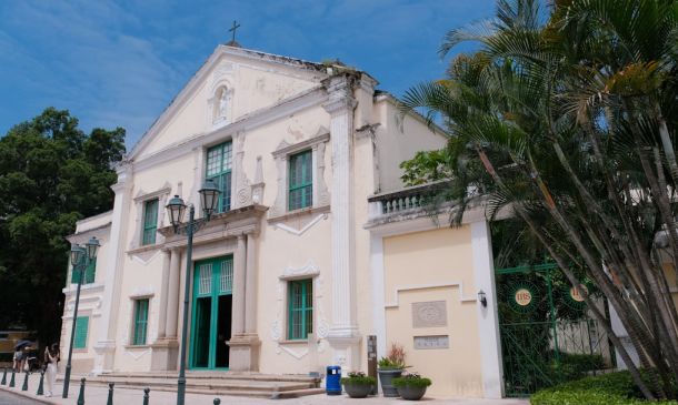 Boca Raton's $20M Mansion Rental: A Glimpse Inside