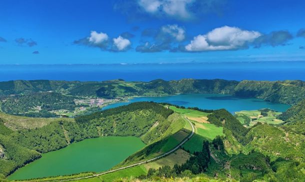 FHP HOLDS SUSPECT AT GUNPOINT IN BOCA RATON 3 Boca Raton Woman Charged With Stealing $7,200 Purse From Restaurant Bar