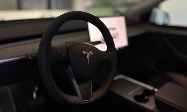 Tesla Driver Strikes, Kills Bicyclist In Palm Beach County