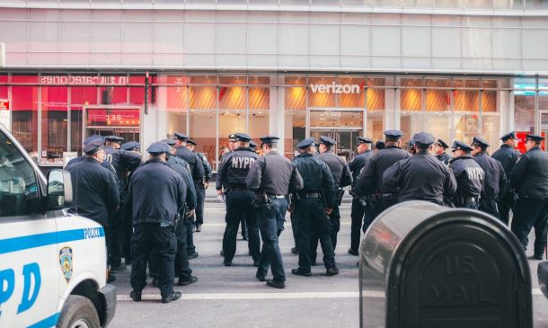 Verizon, TMobile, AT&T Suffer Major Service Issues Nationwide