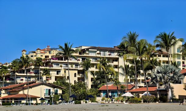 Boca Bash 2025: Lake Boca's Spectacular Boat Party 5 Kelce's Boca Raton Mystery: Taylor Swift Connection?